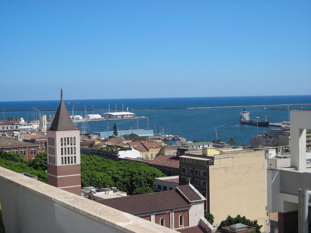 Appartamento panoramico Cagliari, I TRE GRILLI, centro Esterno foto